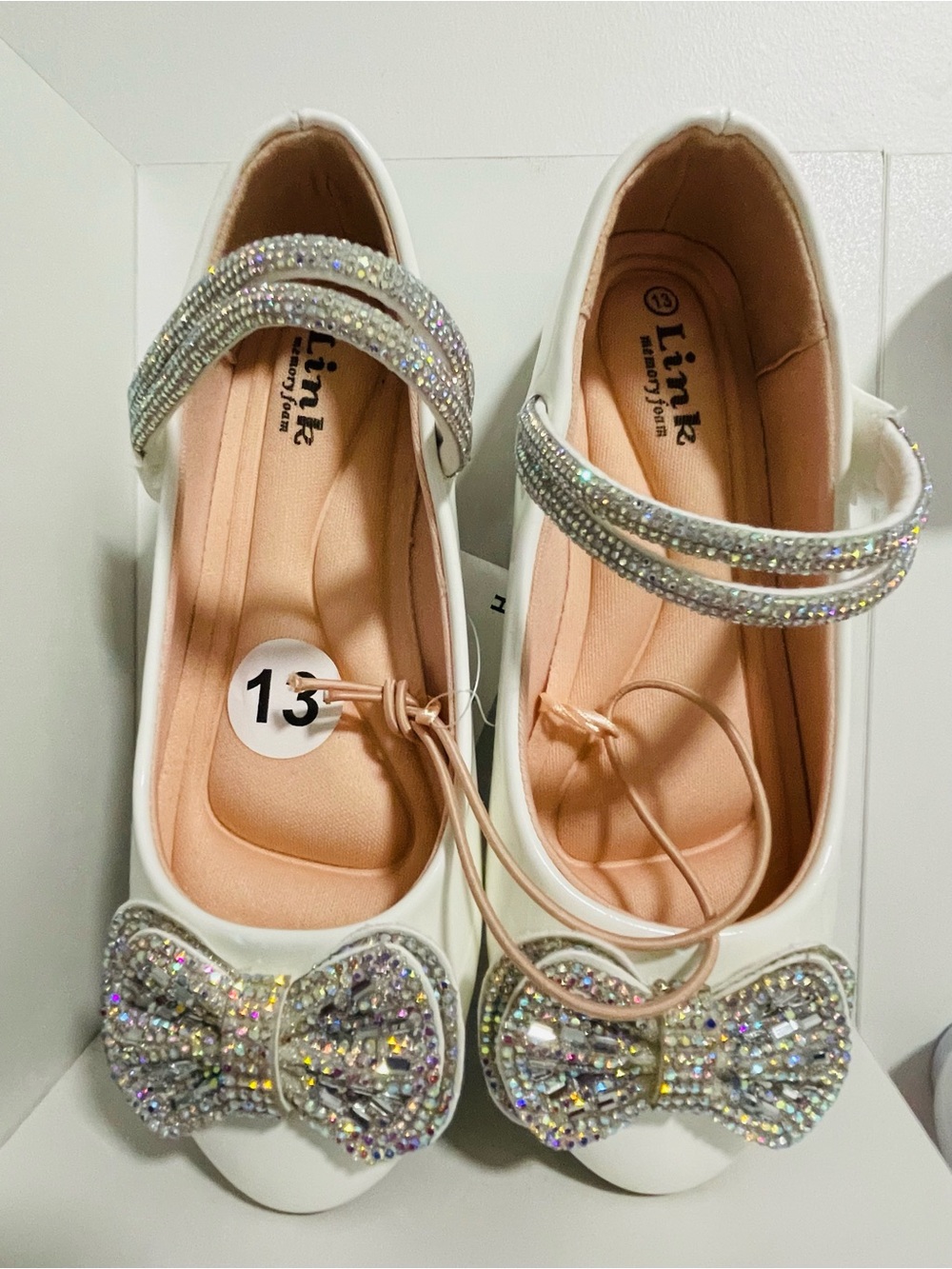 Link White Girls' Mary Jane Shoes with Sparkling Bow